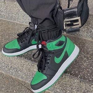Pine Green Jordan 1s AUTHENTIC